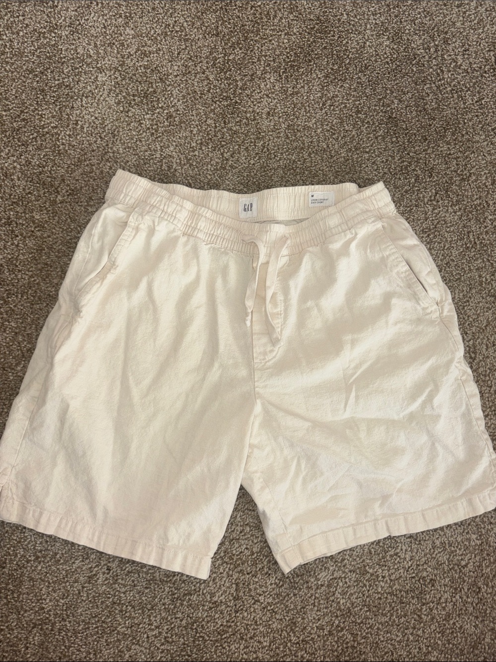 GAP Men's Drawstring Linen-Cotton Shorts in Cream